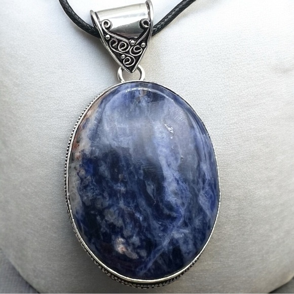 New Large Blue Sodalite Stone Silver Overlay Vintage Style Pendant Necklace - Picture 1 of 7